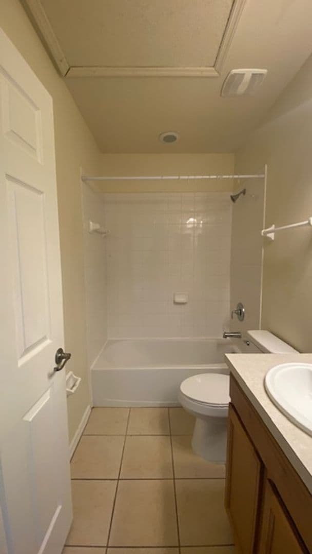 Bradenton House: 3701 45th Terrace W  - 3701 Lakeside Village #102