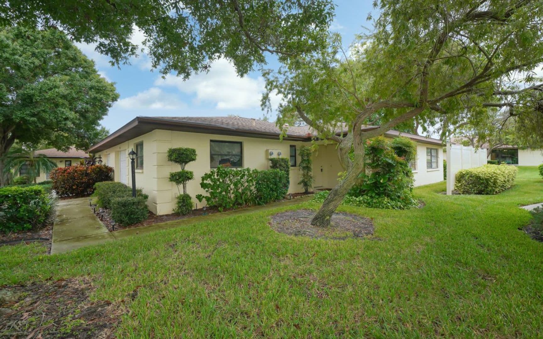 Bradenton Condo: 3301 Vivienda Blvd