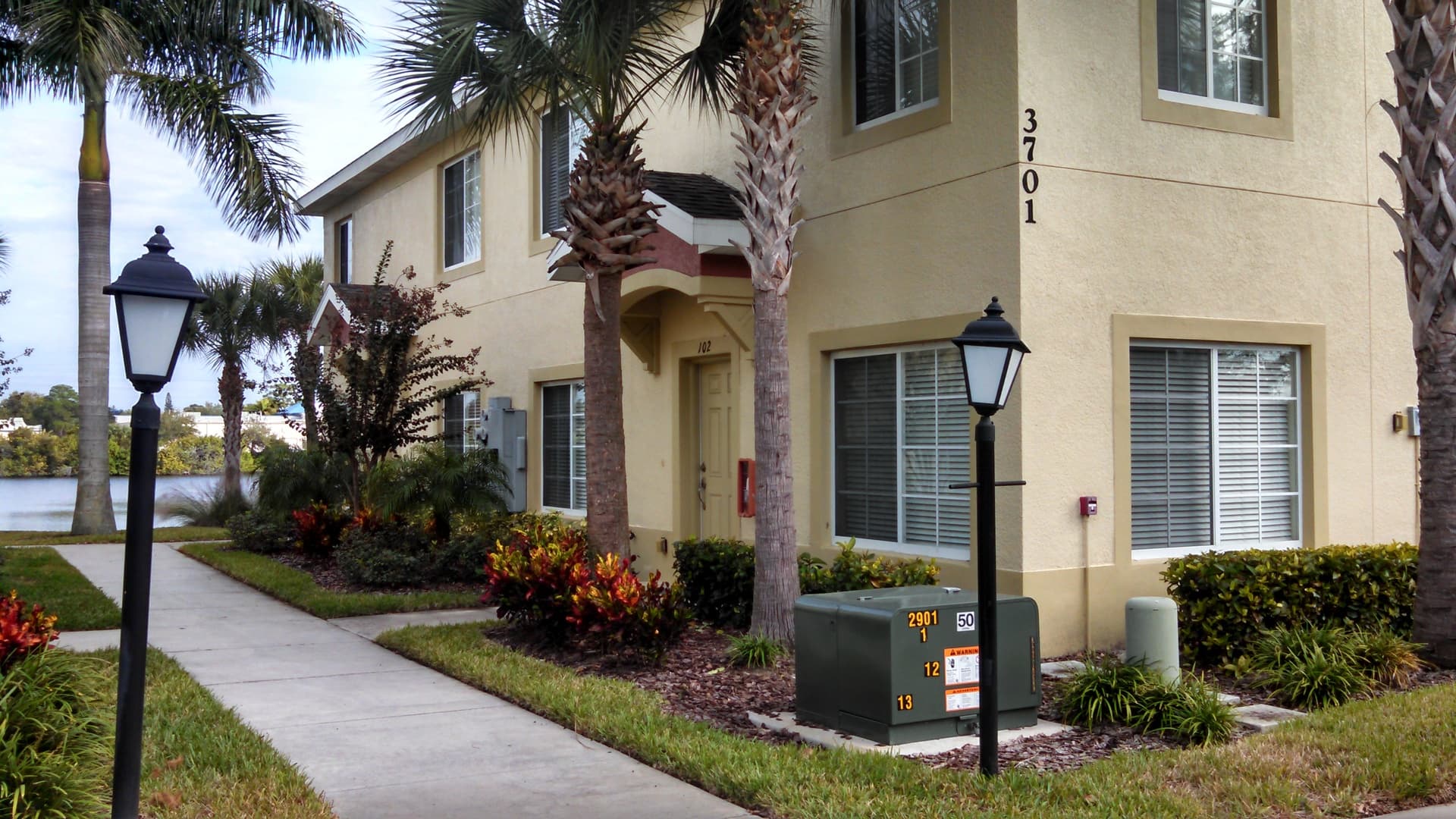 Bradenton House: 3701 45th Terrace W  - 3701 Lakeside Village #102