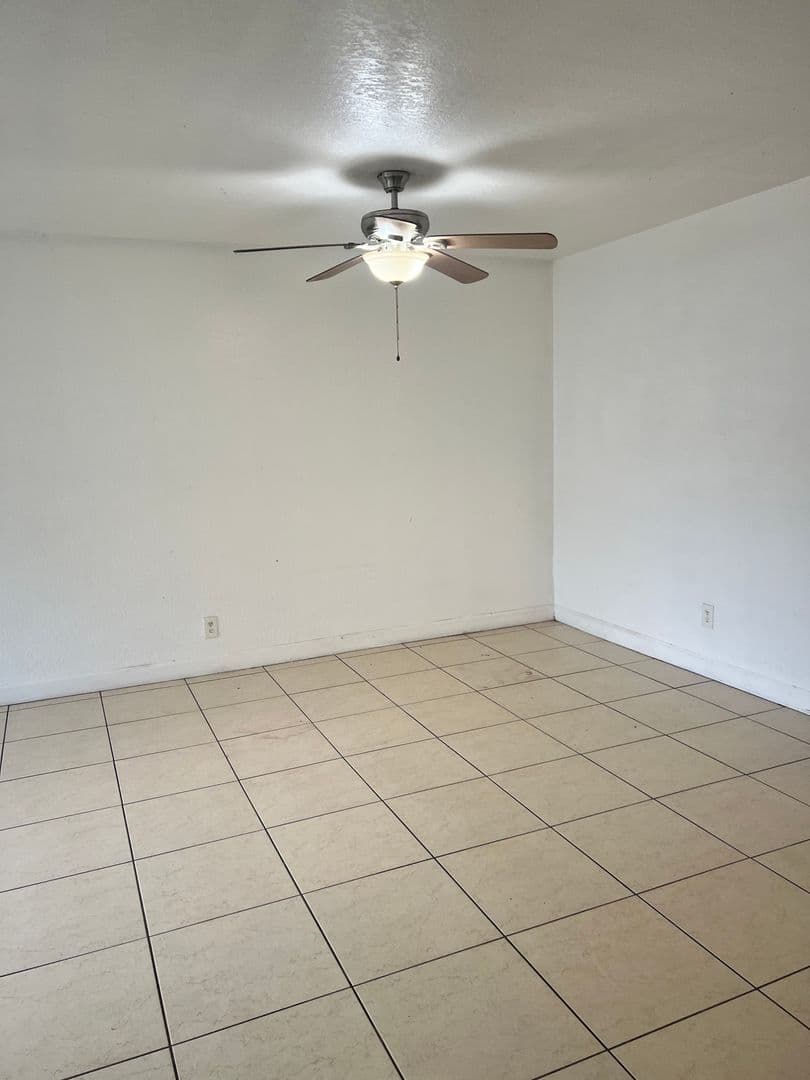 Deerfield Beach Apartment: 5350 NE 5th Terrace