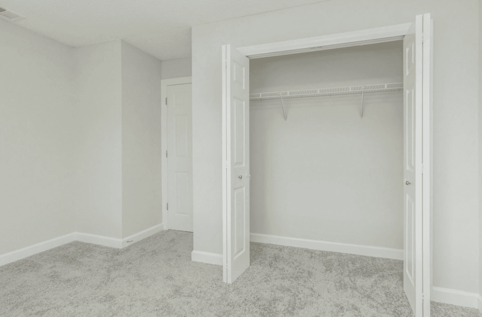 Jacksonville Apartment: 2760 Mayport Road