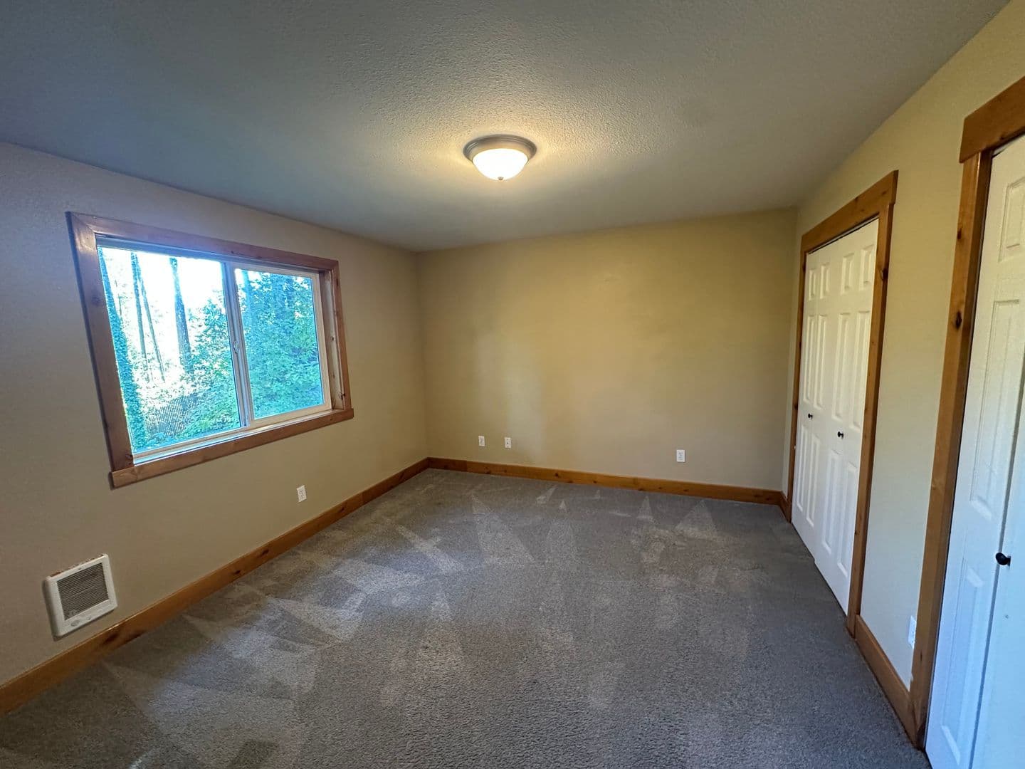 Yelm House: 18420 Rampart CT SE