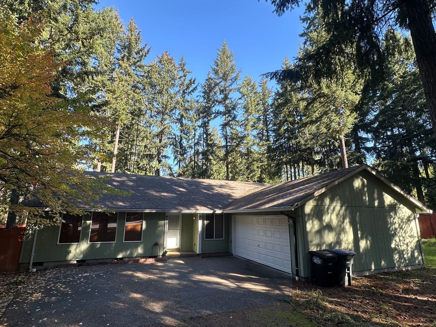 Yelm House: 22342 Bluewater Dr SE