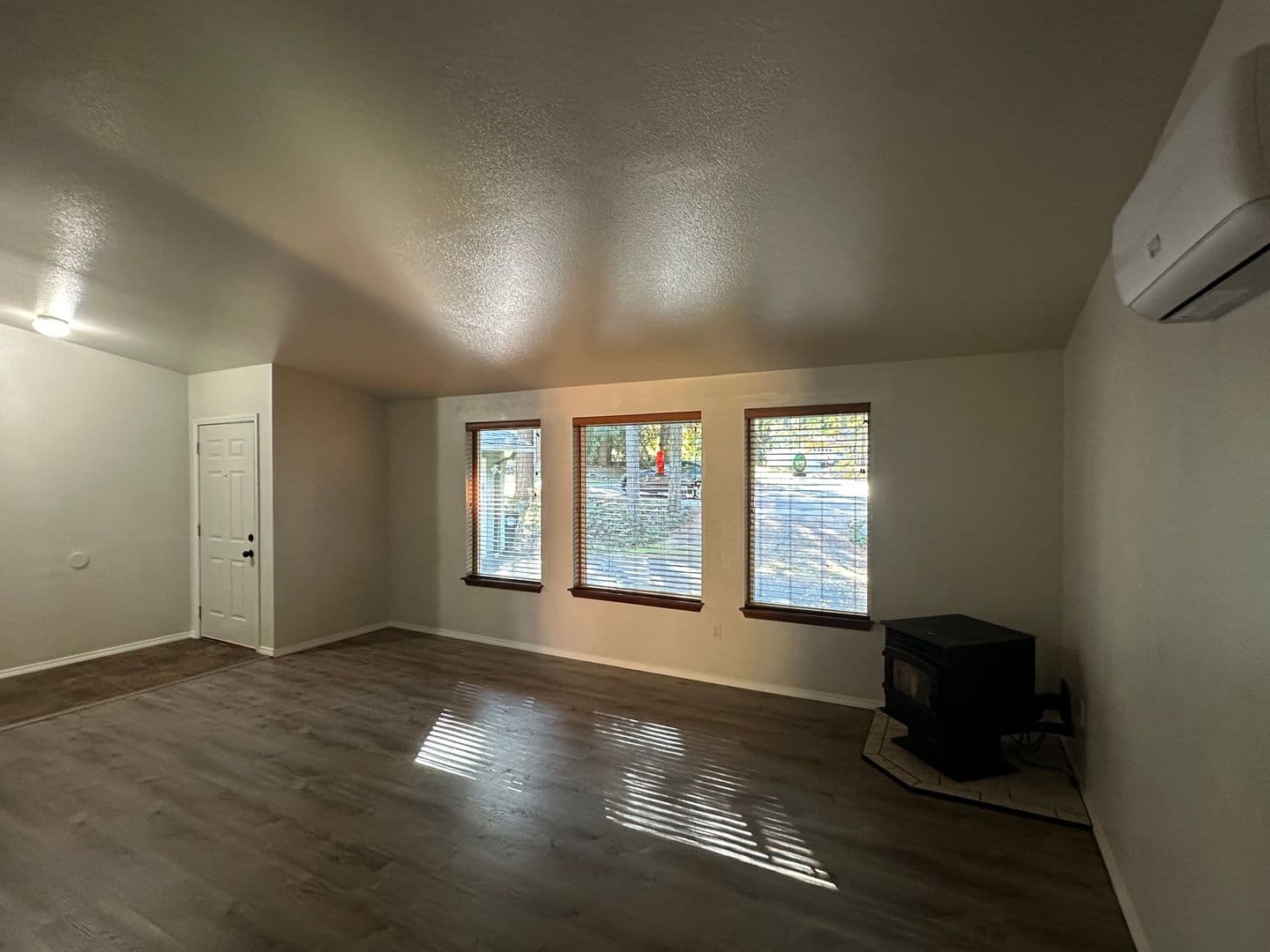 Yelm House: 22342 Bluewater Dr SE