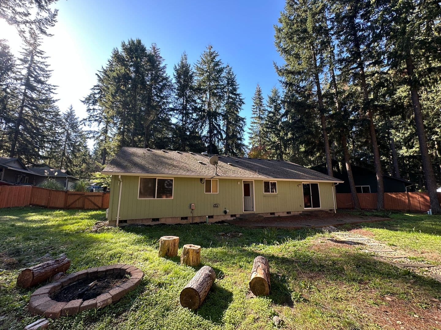 Yelm House: 22342 Bluewater Dr SE