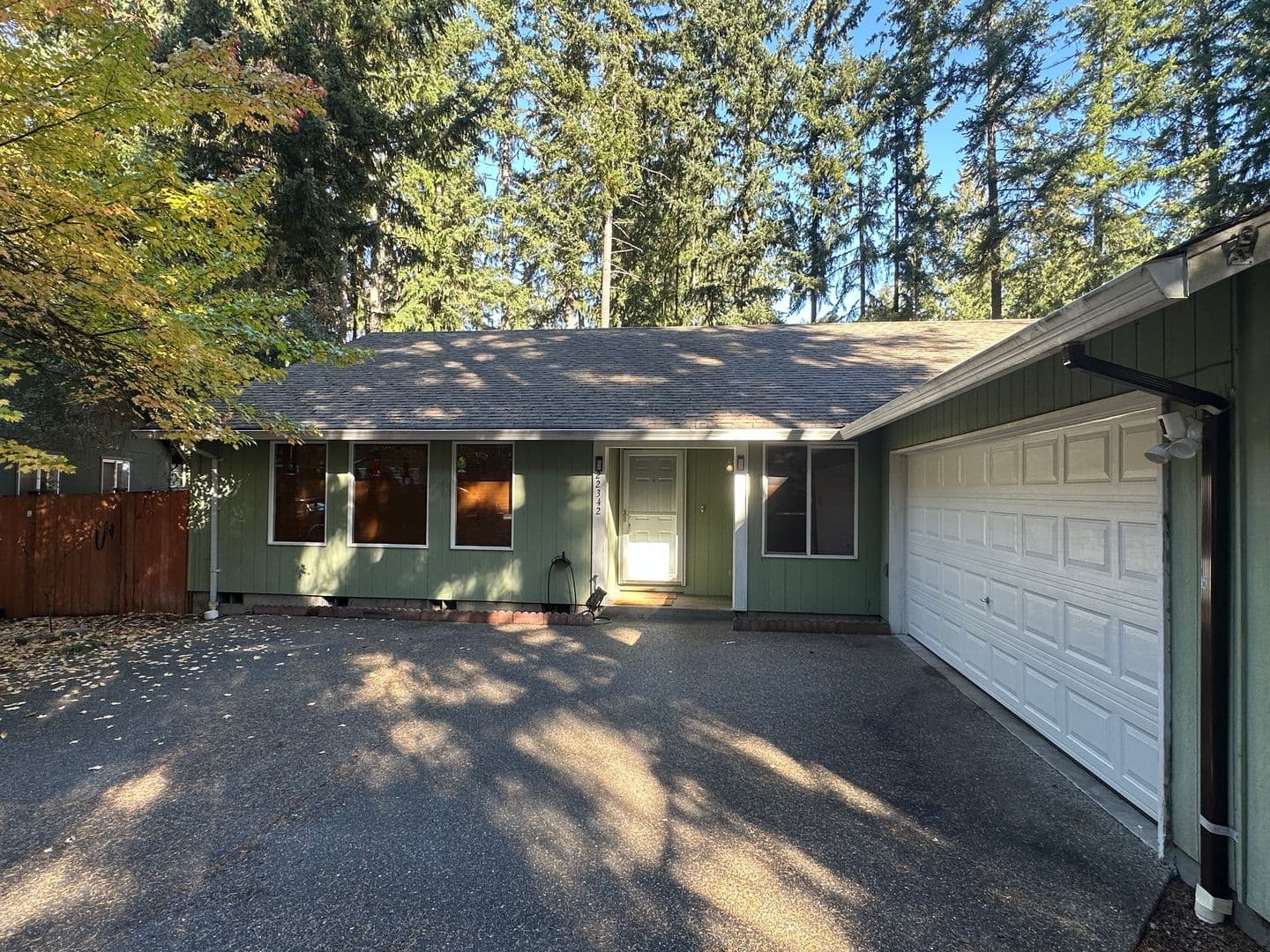 Yelm House: 22342 Bluewater Dr SE