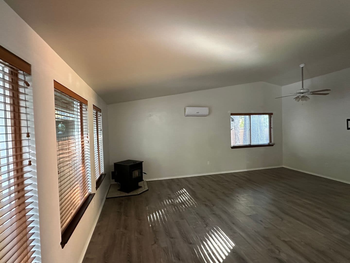 Yelm House: 22342 Bluewater Dr SE