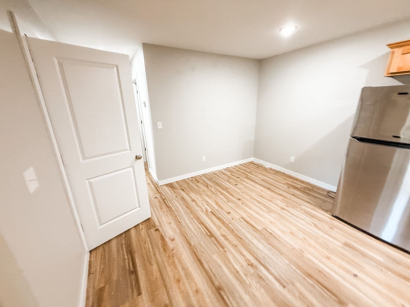 Carthage Apartment: 2901-2923 White Rock Rd