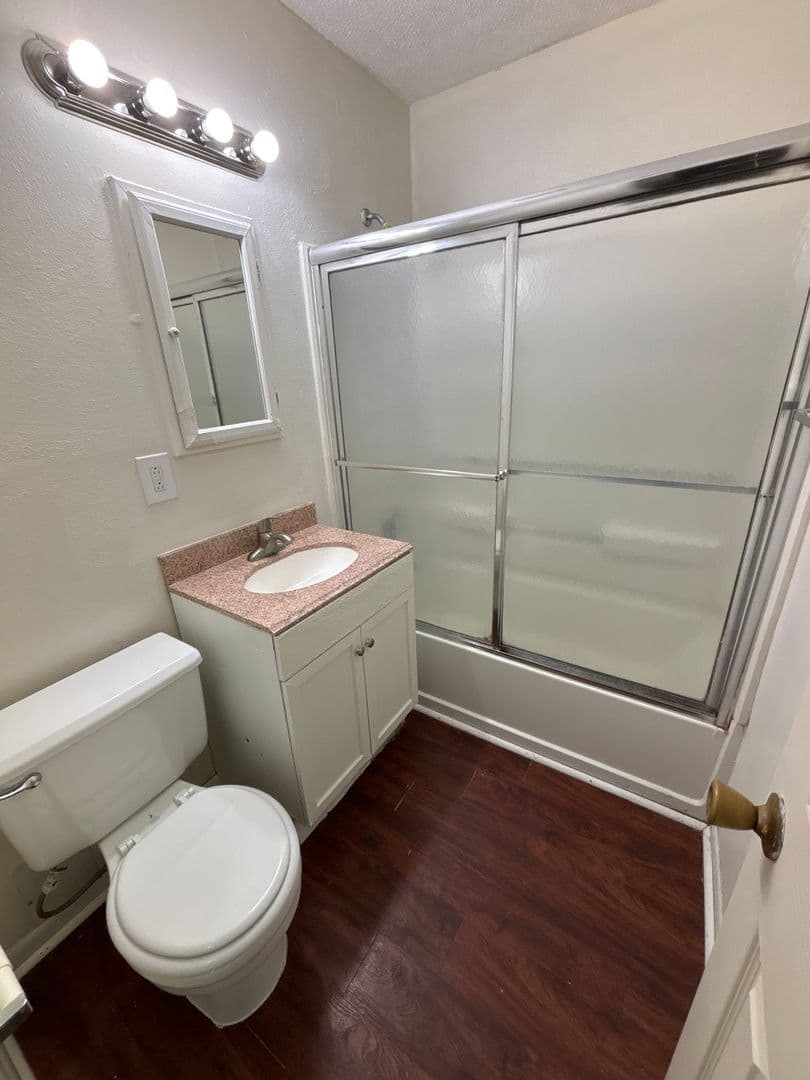 Pittsburg Apartment: 2014 S Elm St