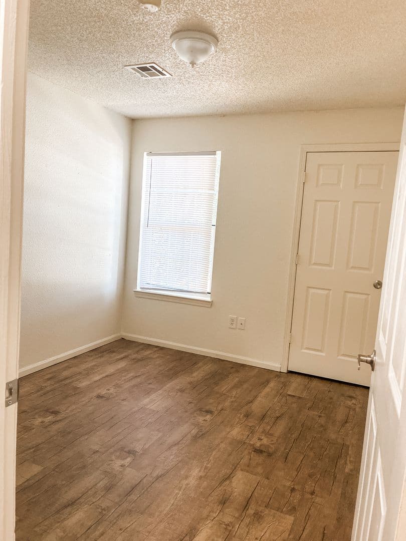 Pittsburg Apartment: 310 S Free King Hwy