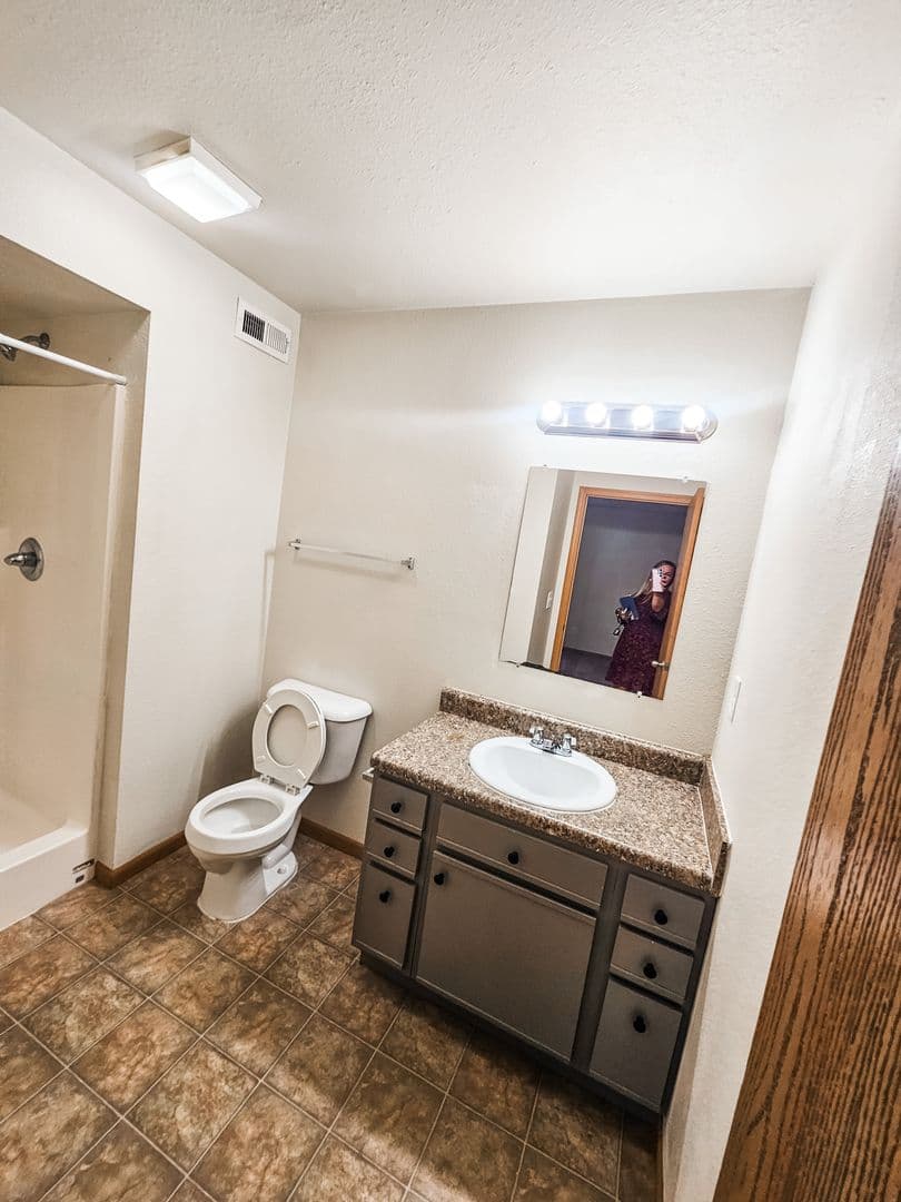 Joplin Apartment: 2640 E 34th St