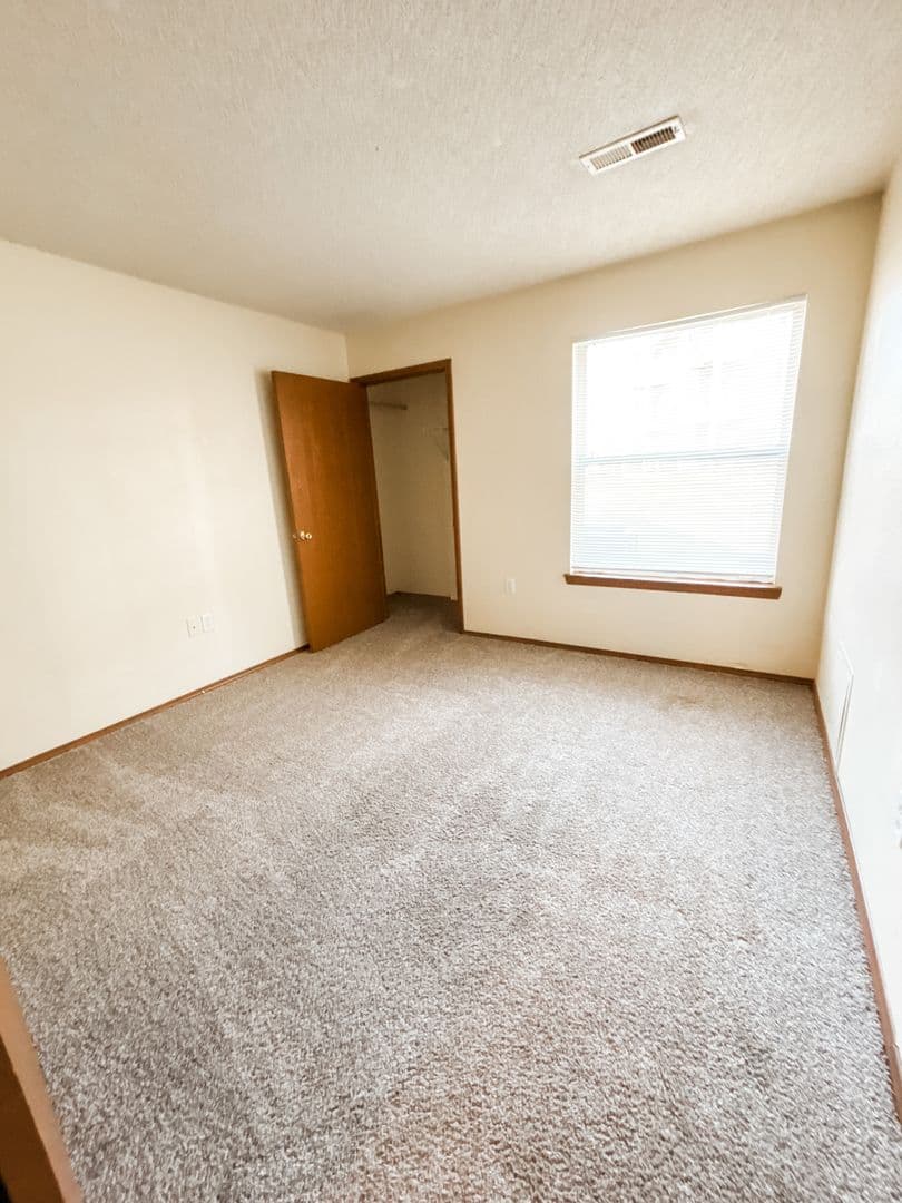 Joplin Apartment: 3502 Newman Rd