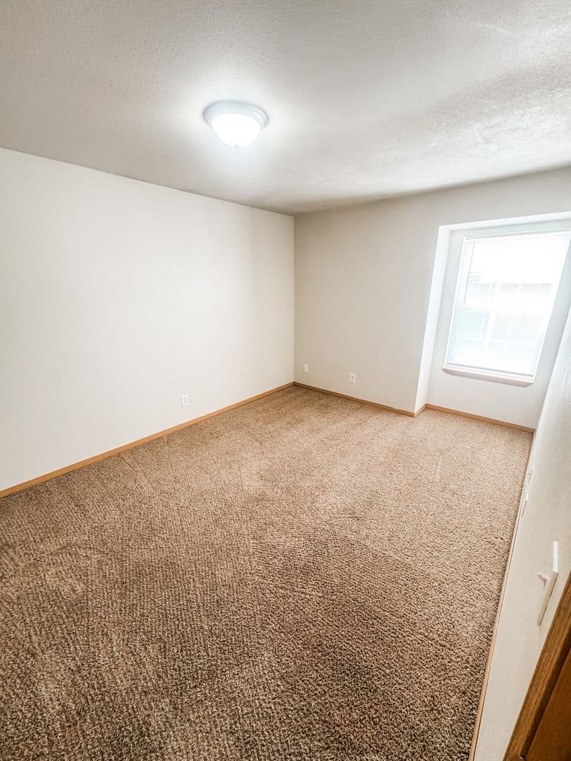 Joplin Apartment: 2640 E 34th St