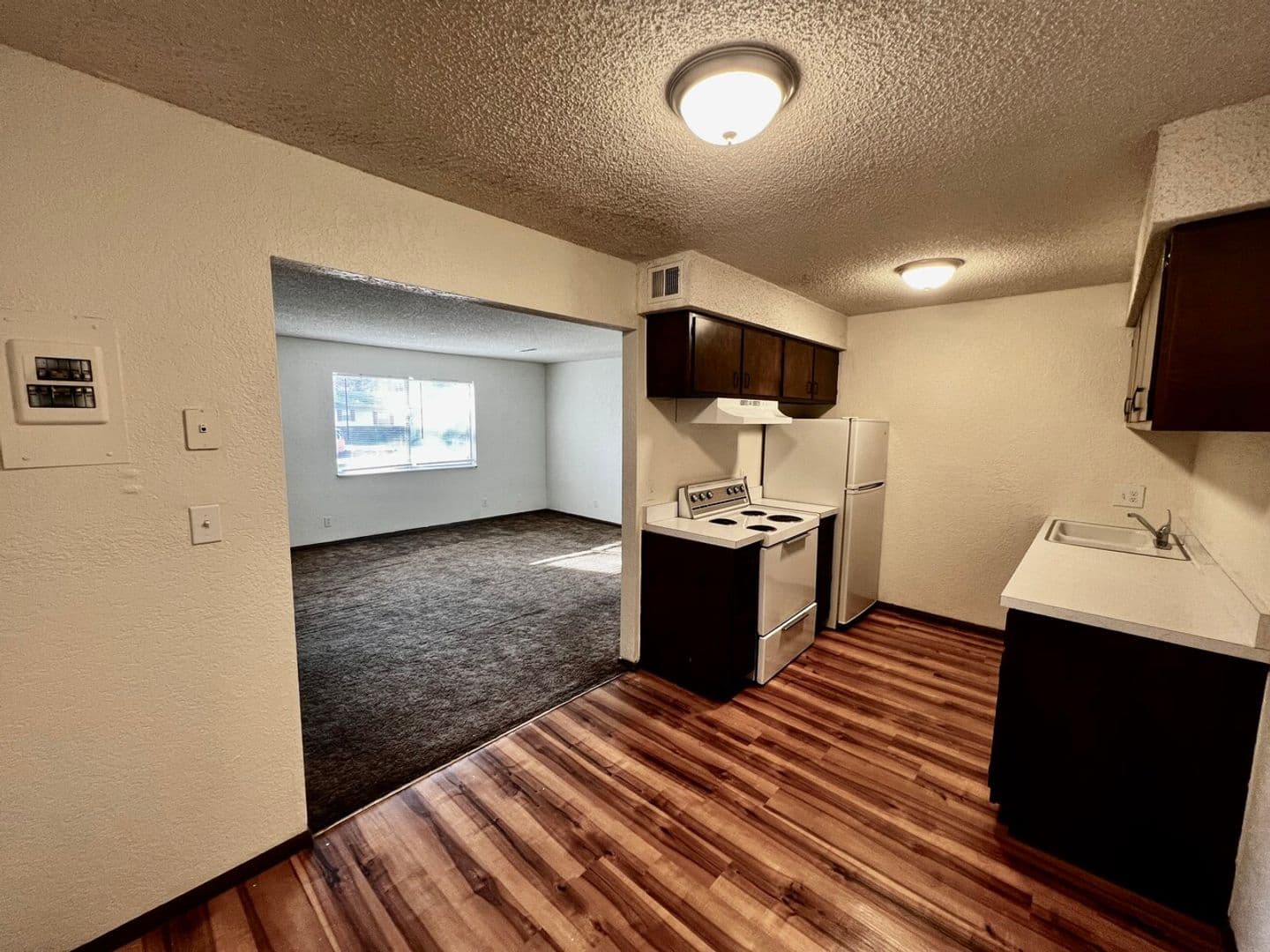 Neosho Apartment: 1451 Pineville Rd