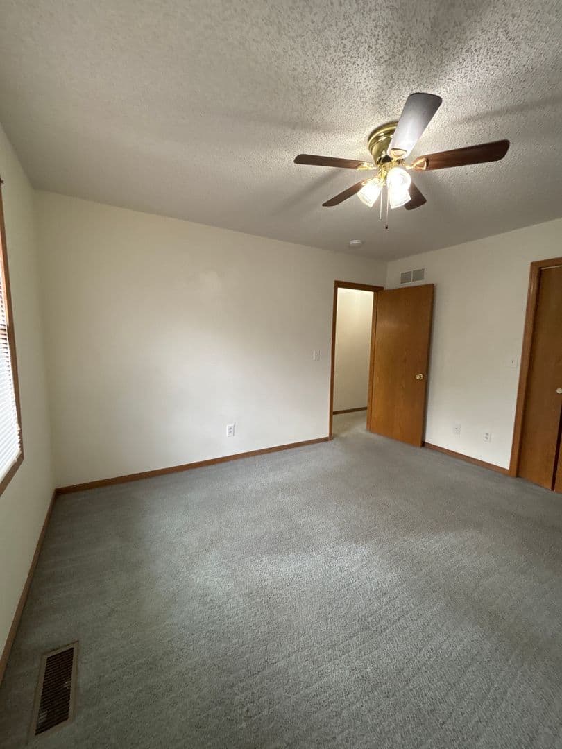 Pittsburg Apartment: 1611 S Walnut St