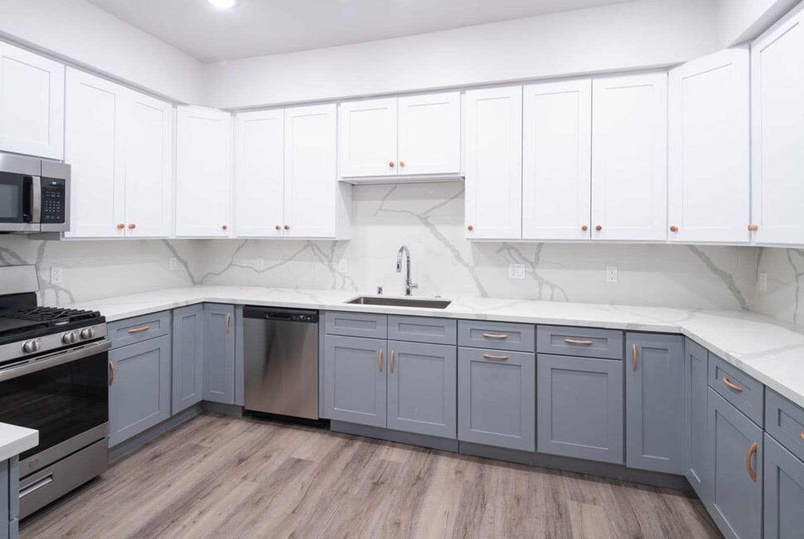 Palms Apartment: 3672 Jasmine Ave