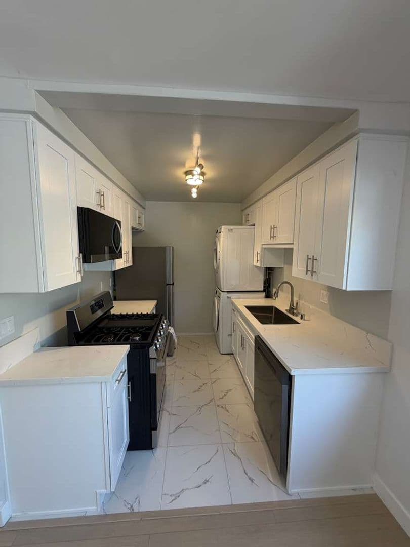 west hollywood Apartment: 7607 Norton Ave