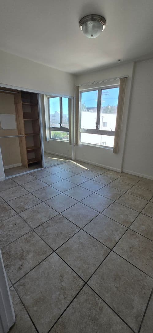 Los Angeles Apartment: 1748 Colby Ave