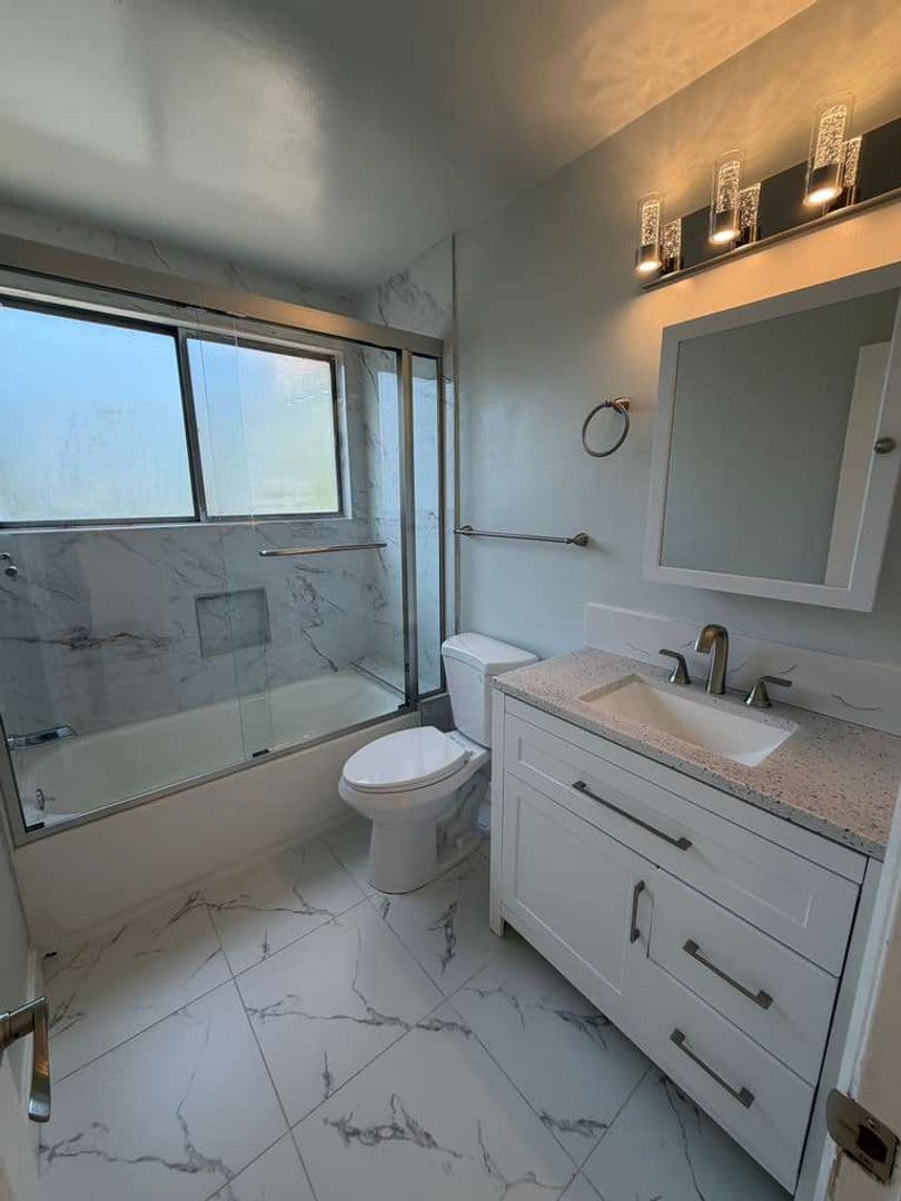 west hollywood Apartment: 7607 Norton Ave