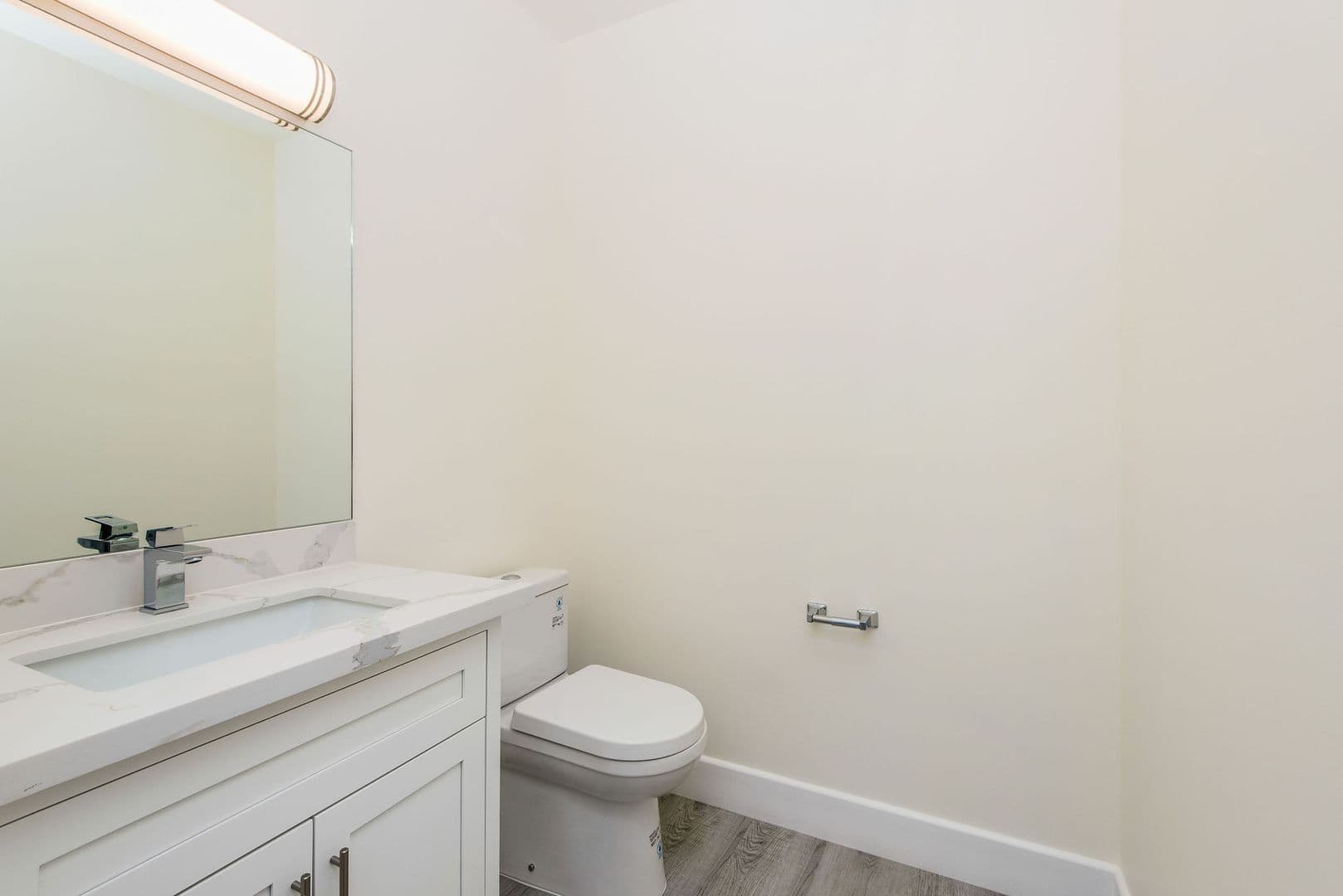Los Angeles Apartment: 1237 S. Holt Ave