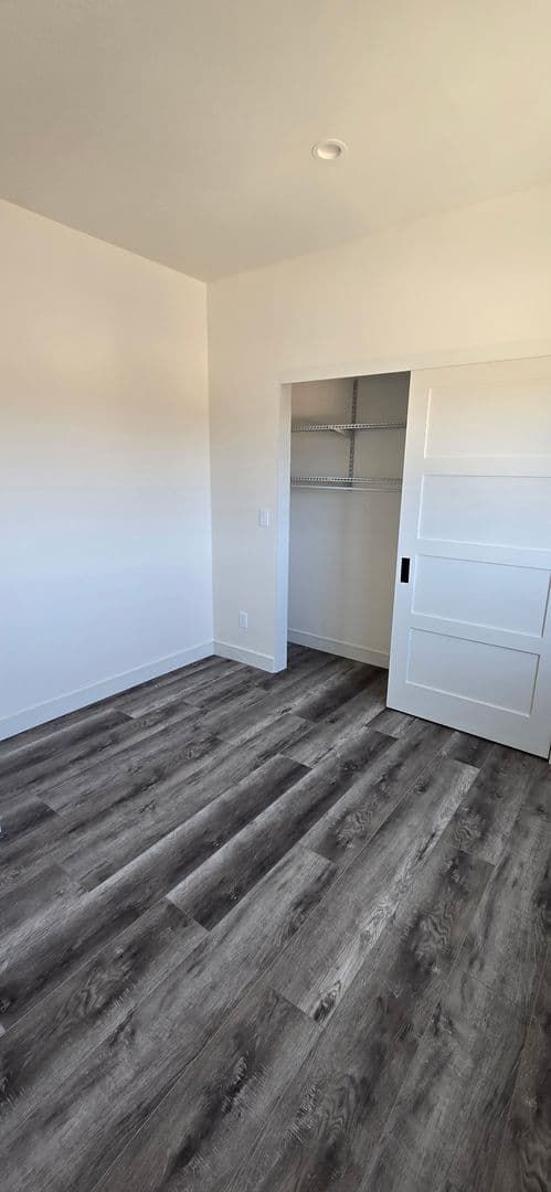 Los Angeles Apartment: 1920 S Sherbourne Dr