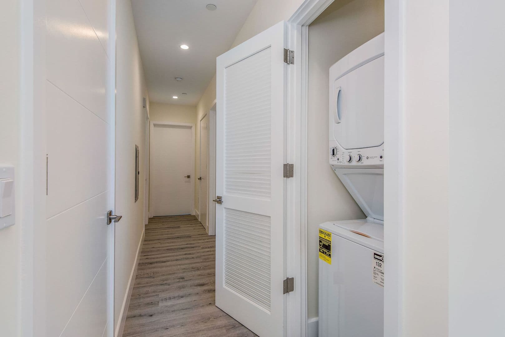 Los Angeles Apartment: 1237 S. Holt Ave