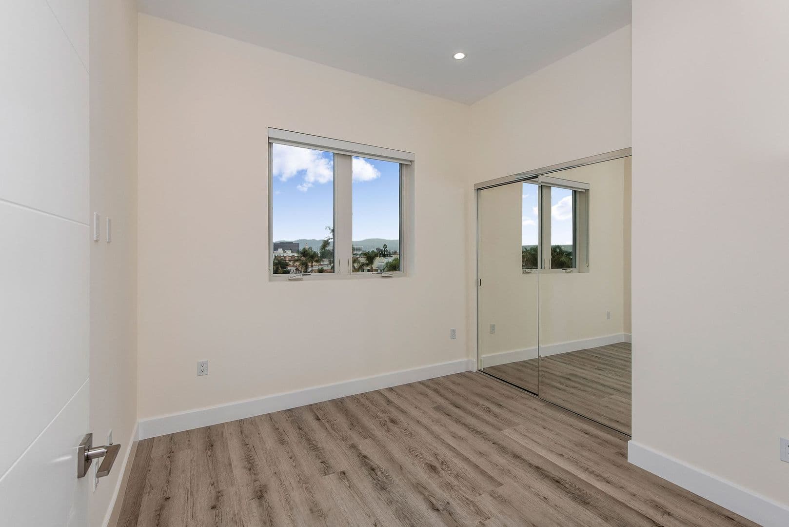 Los Angeles Apartment: 1237 S. Holt Ave