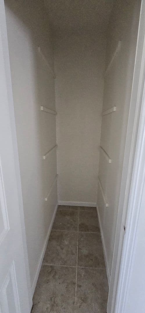 Los Angeles Apartment: 1748 Colby Ave