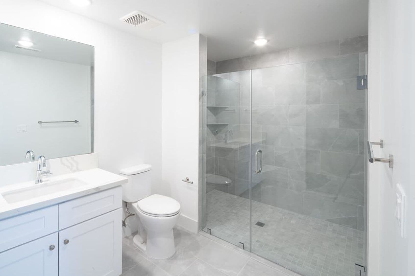 Palms Apartment: 3672 Jasmine Ave