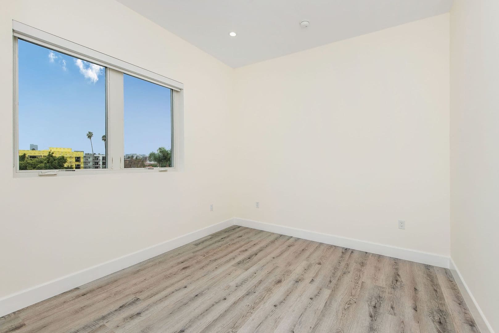 Los Angeles Apartment: 1237 S. Holt Ave