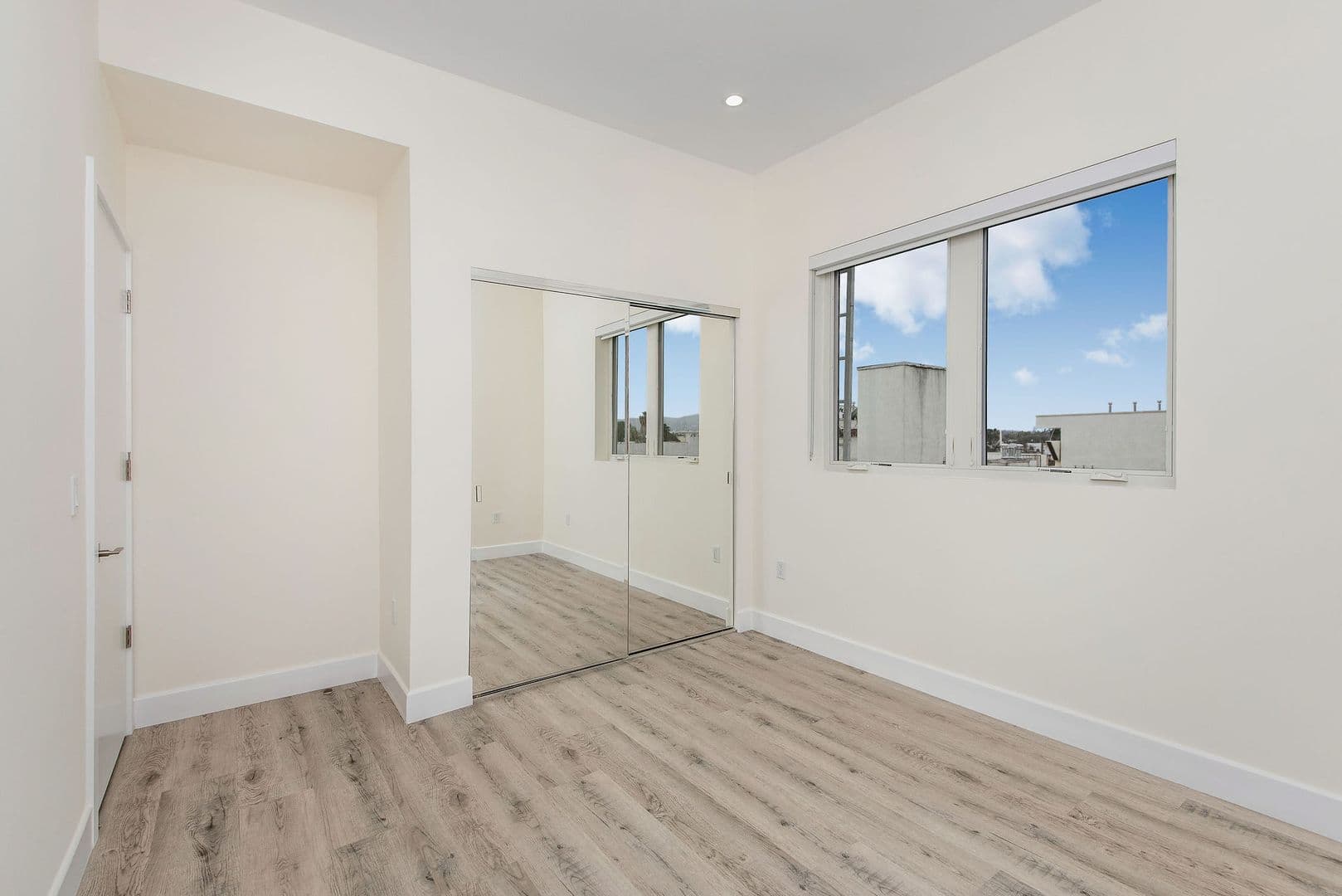 Los Angeles Apartment: 1237 S. Holt Ave
