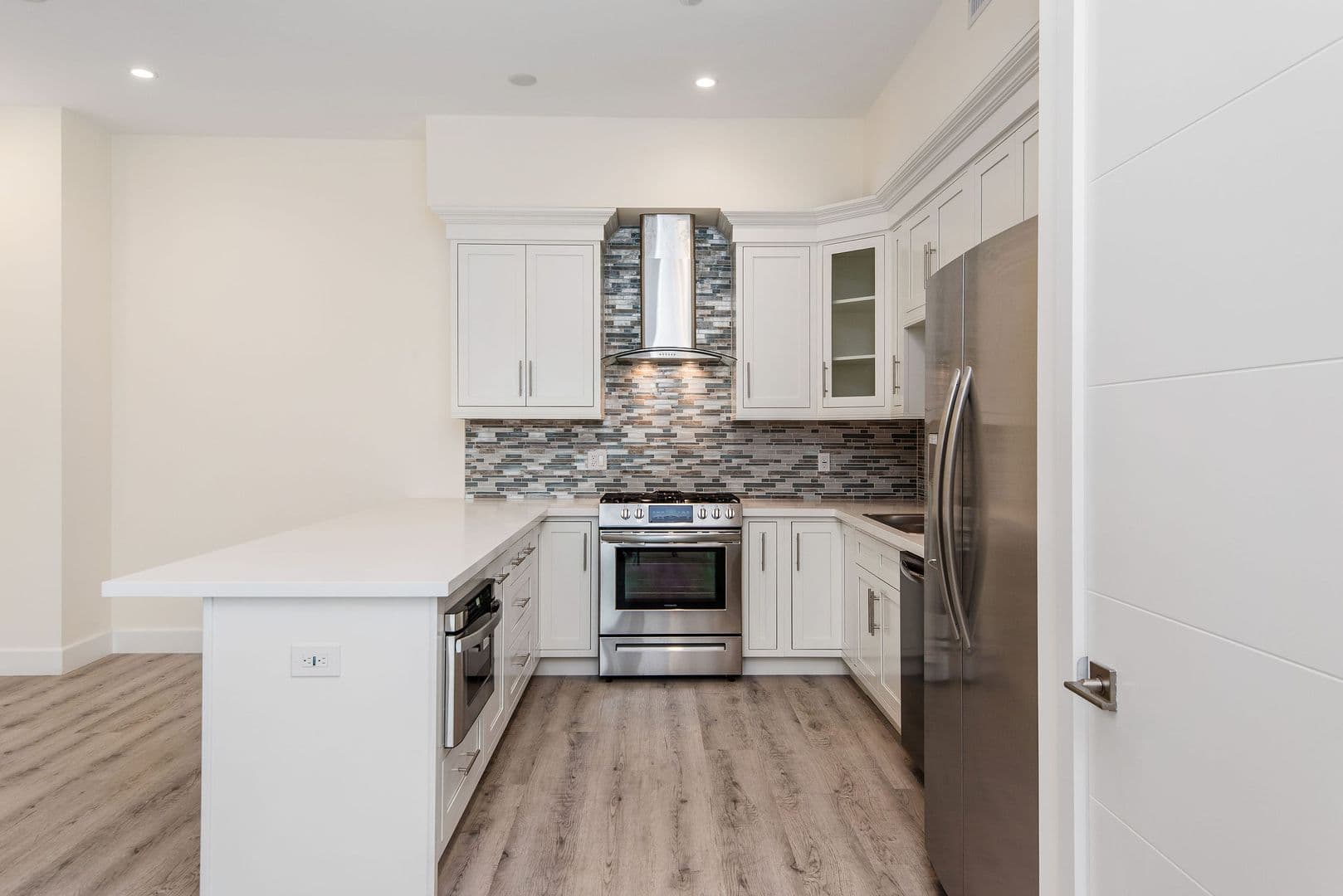 Los Angeles Apartment: 1237 S. Holt Ave