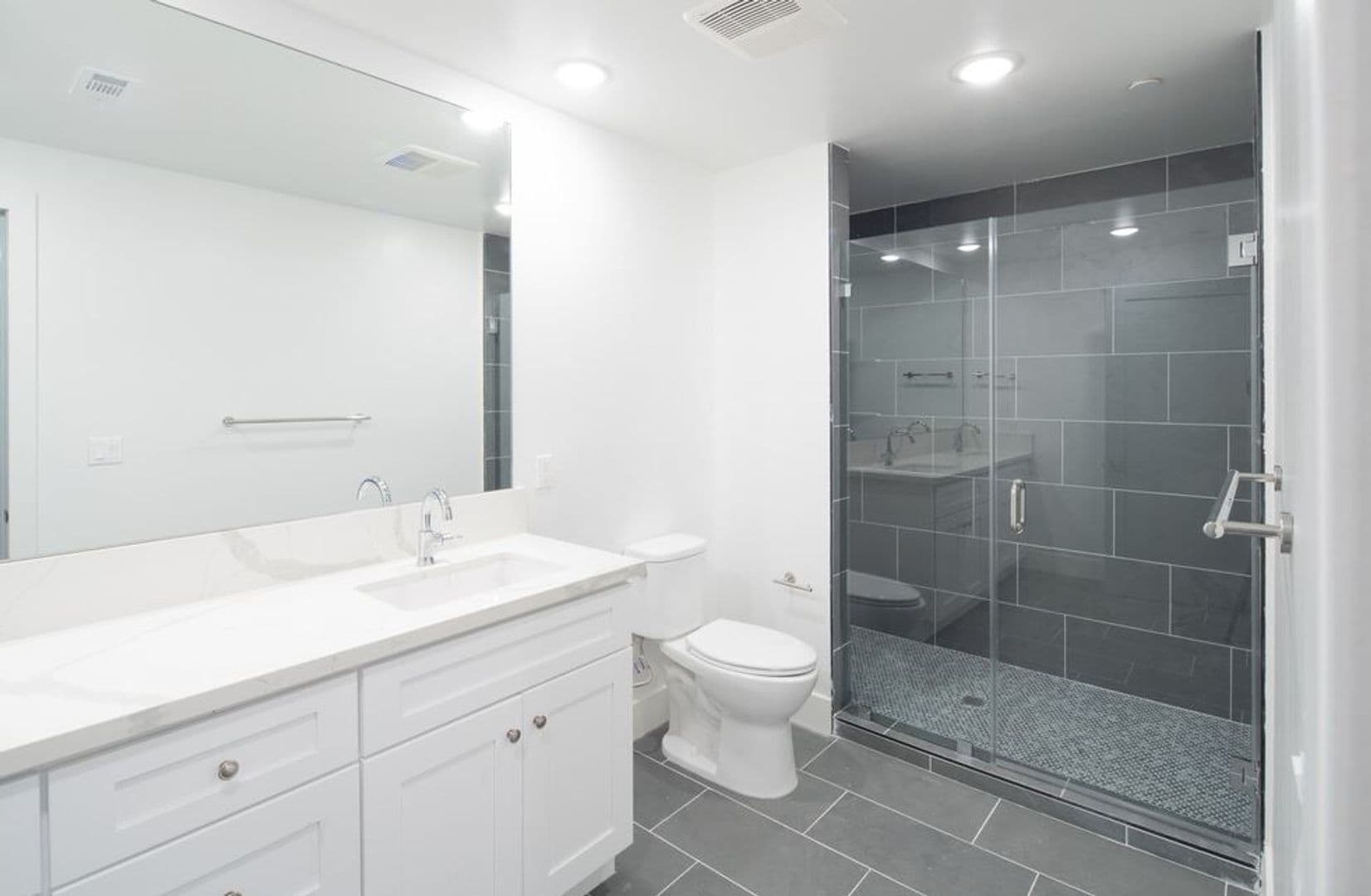 Palms Apartment: 3672 Jasmine Ave