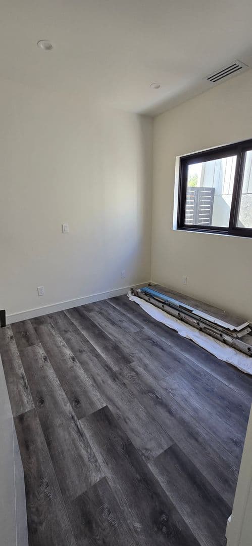 Los Angeles Apartment: 1920 S Sherbourne Dr