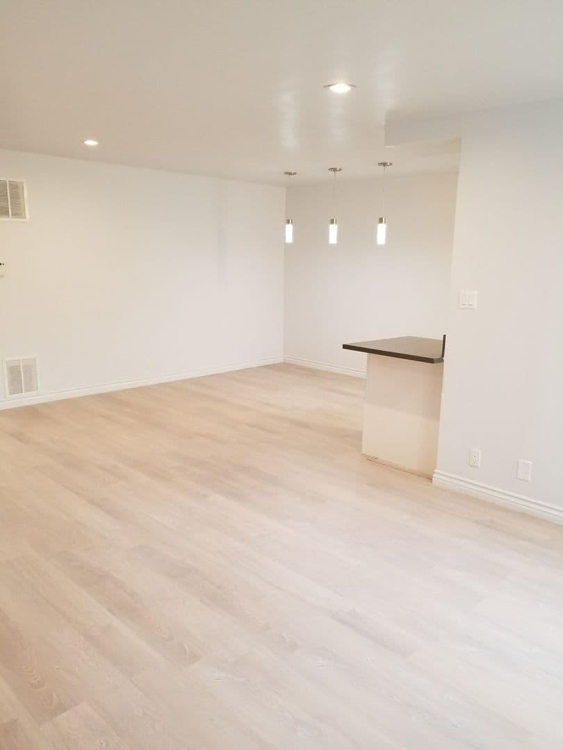 west hollywood Apartment: 7607 Norton Ave