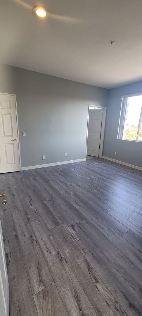 Los Angeles Apartment: 1457 S Shenandoah Ave