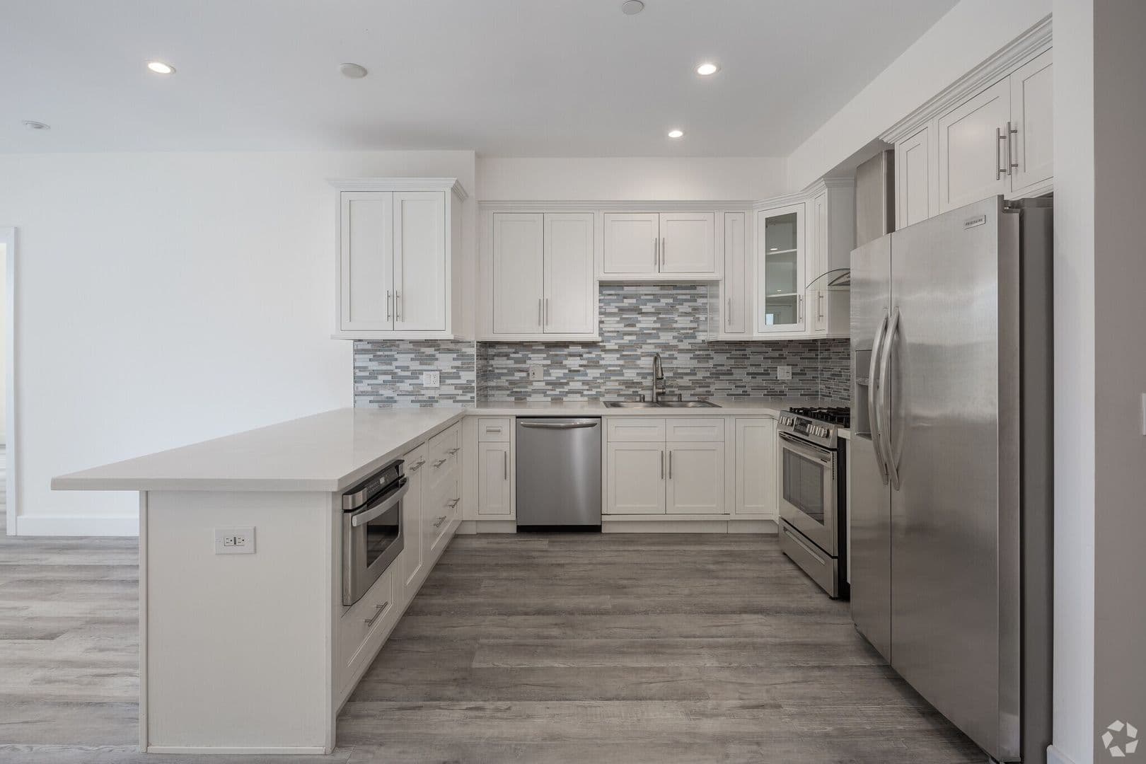 Los Angeles Apartment: 1237 S. Holt Ave