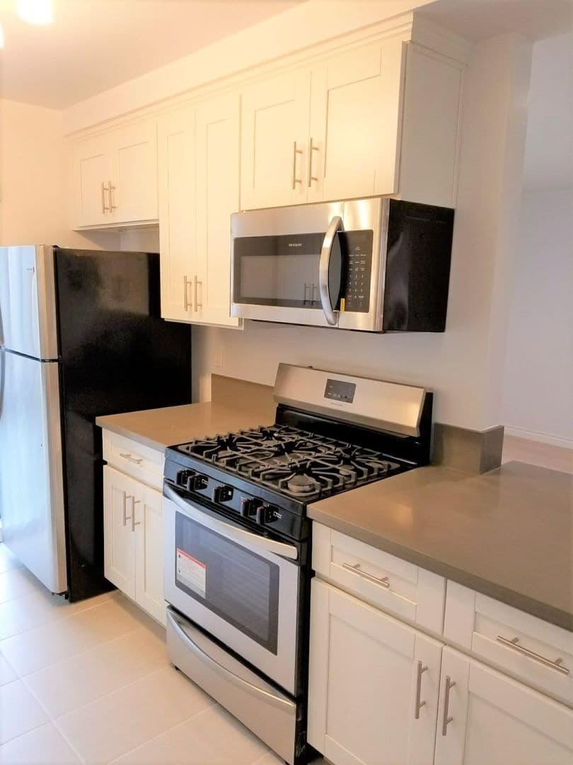 west hollywood Apartment: 7607 Norton Ave