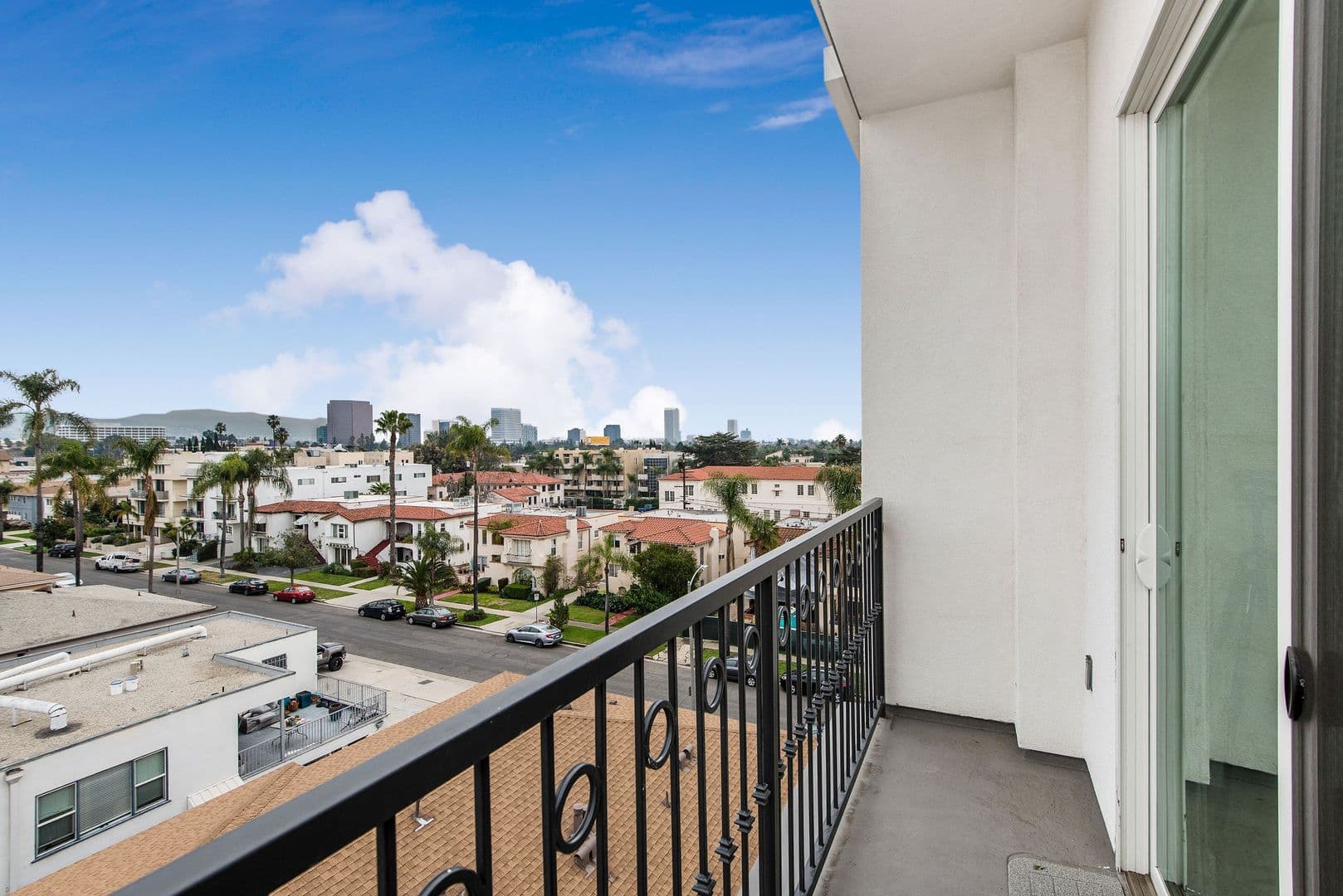 Los Angeles Apartment: 1237 S. Holt Ave