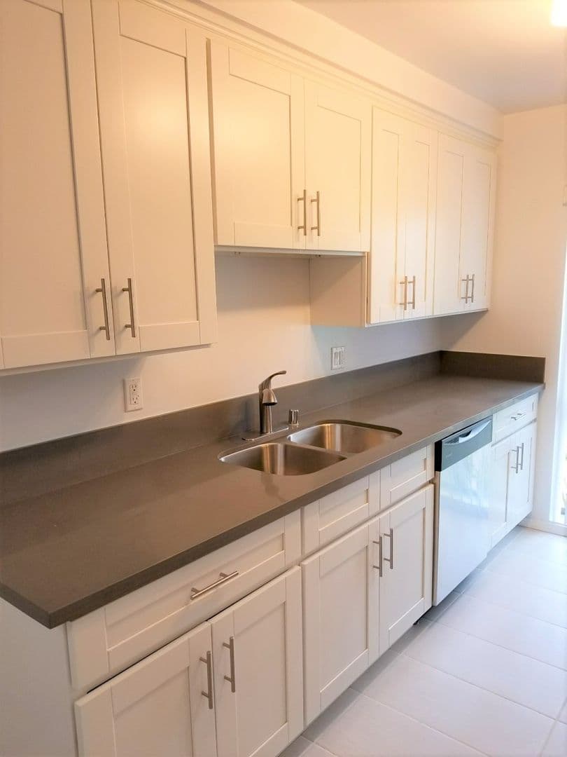 west hollywood Apartment: 7607 Norton Ave