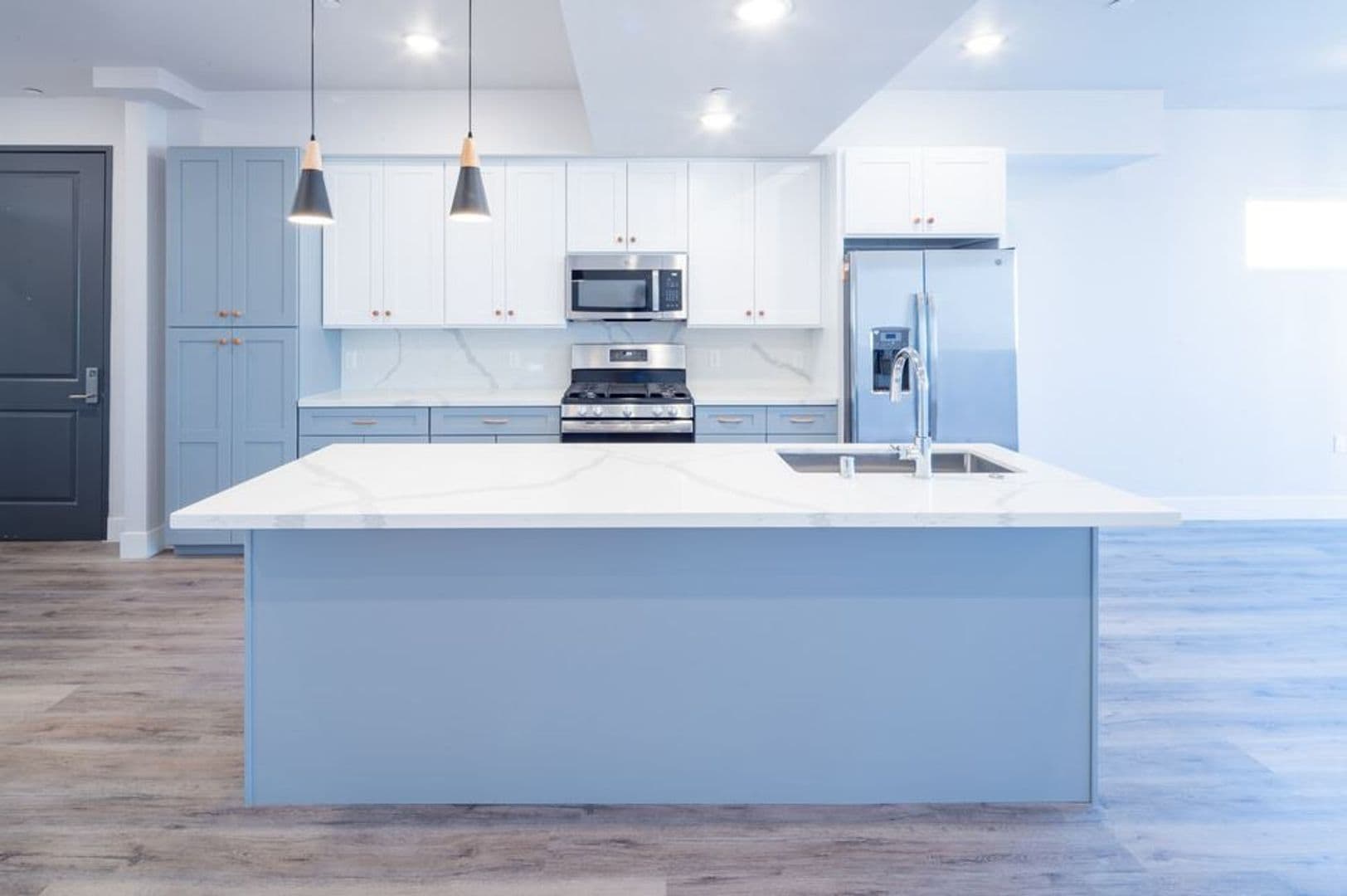 Palms Apartment: 3672 Jasmine Ave