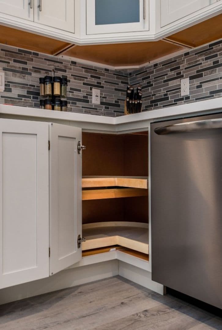 Los Angeles Apartment: 1237 S. Holt Ave