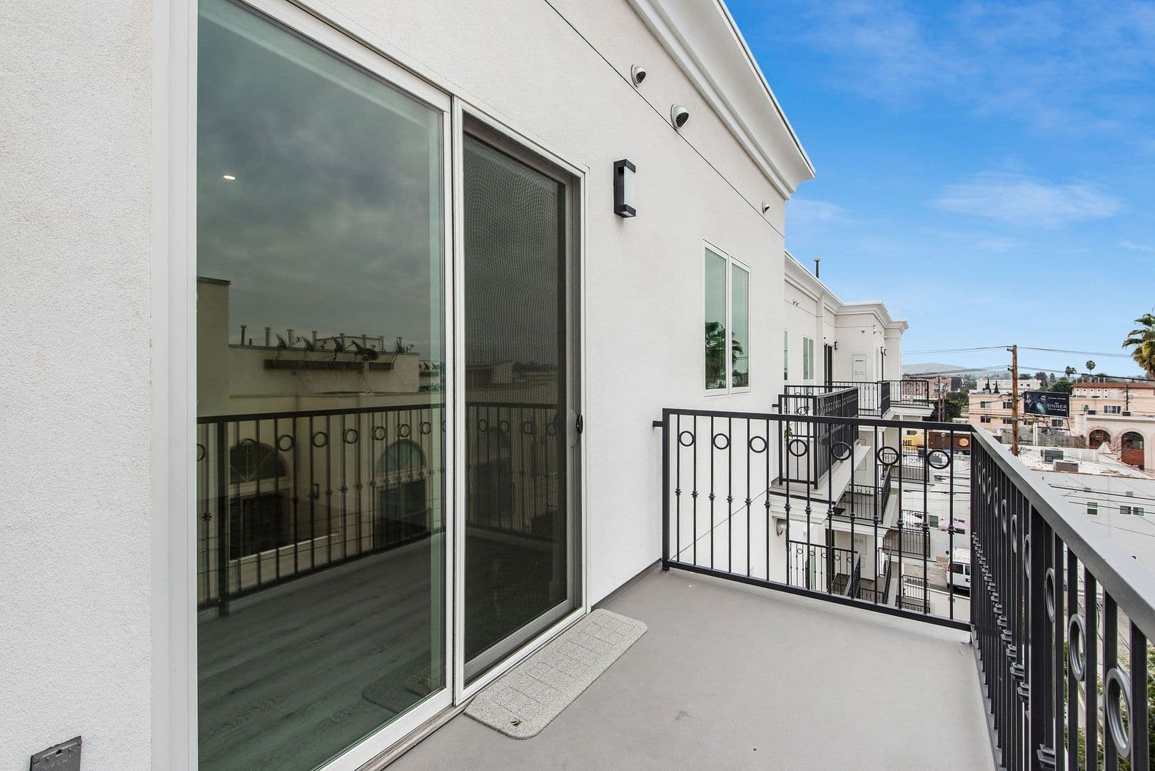 Los Angeles Apartment: 1237 S. Holt Ave