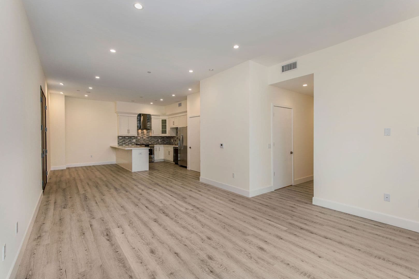 Los Angeles Apartment: 1237 S. Holt Ave
