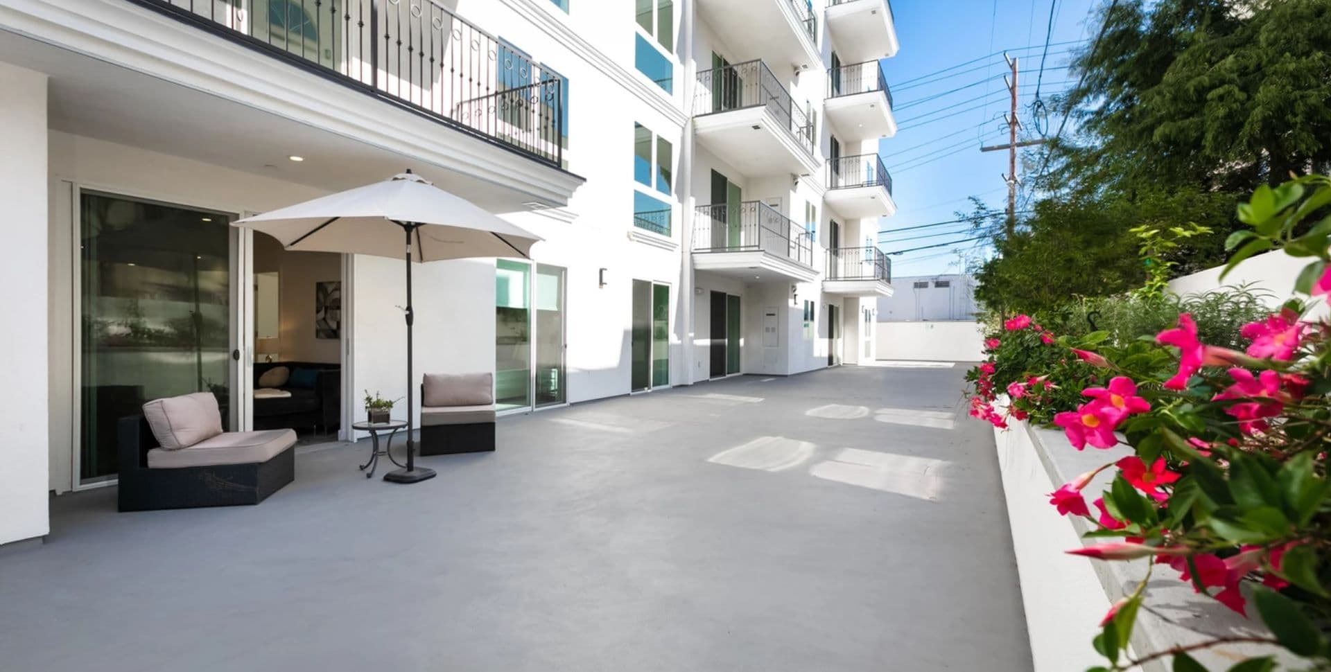 Los Angeles Apartment: 1237 S. Holt Ave