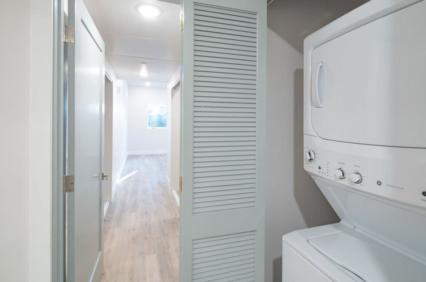 Palms Apartment: 3672 Jasmine Ave