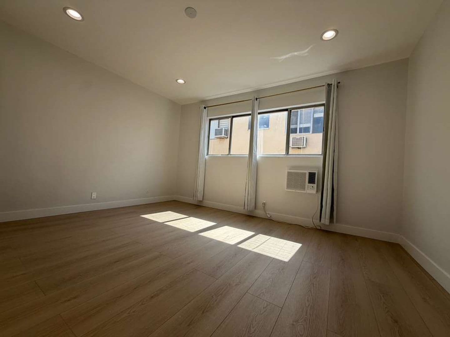 west hollywood Apartment: 7607 Norton Ave