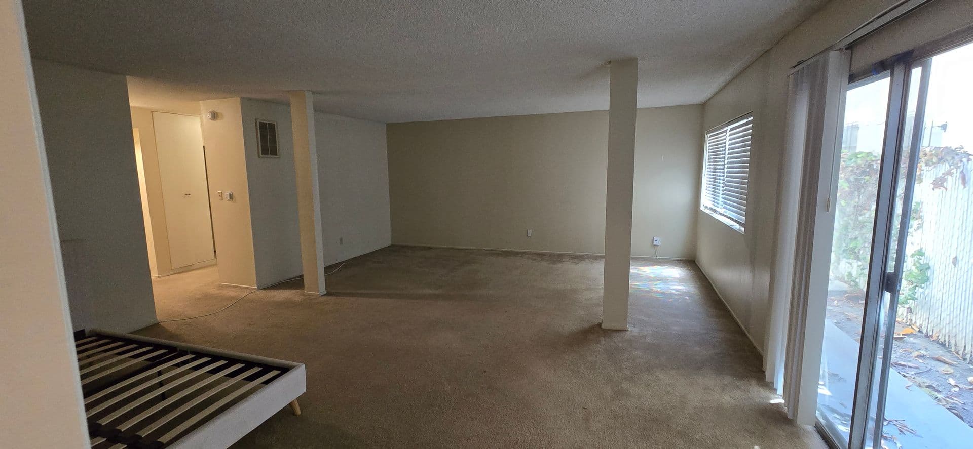 Los Angeles Apartment: 848 S. Holt Avenue