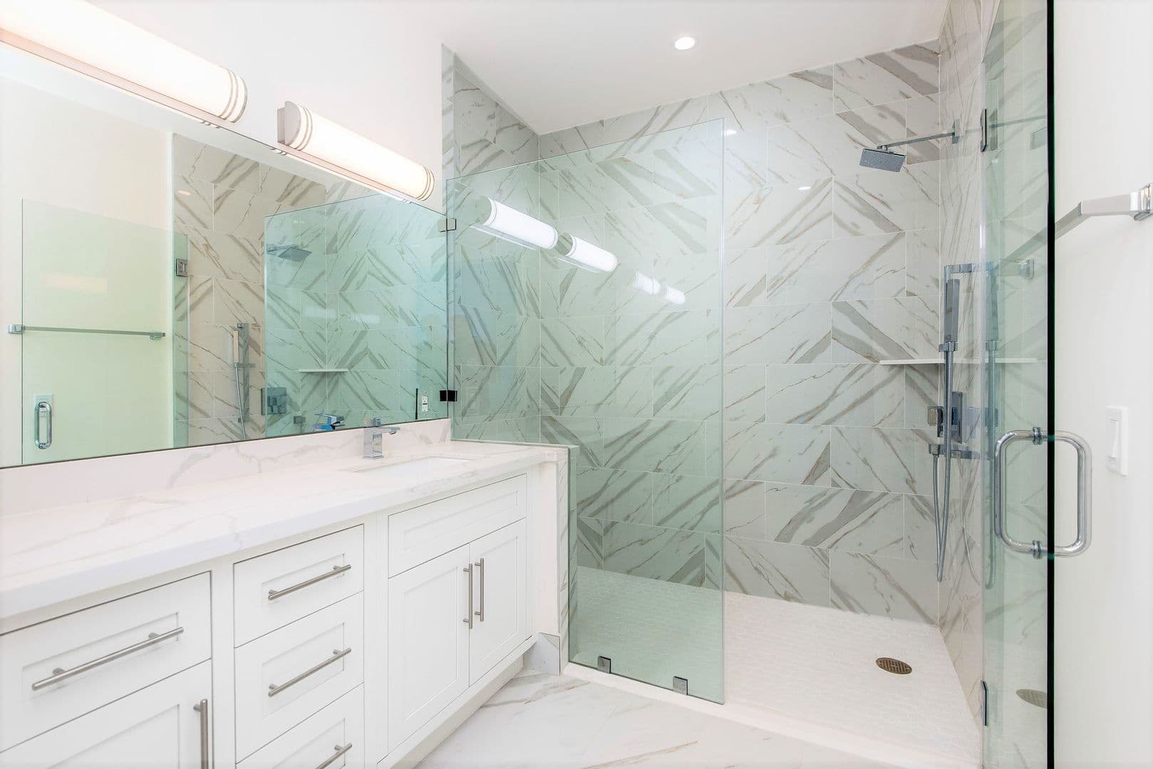 Los Angeles Apartment: 1237 S. Holt Ave