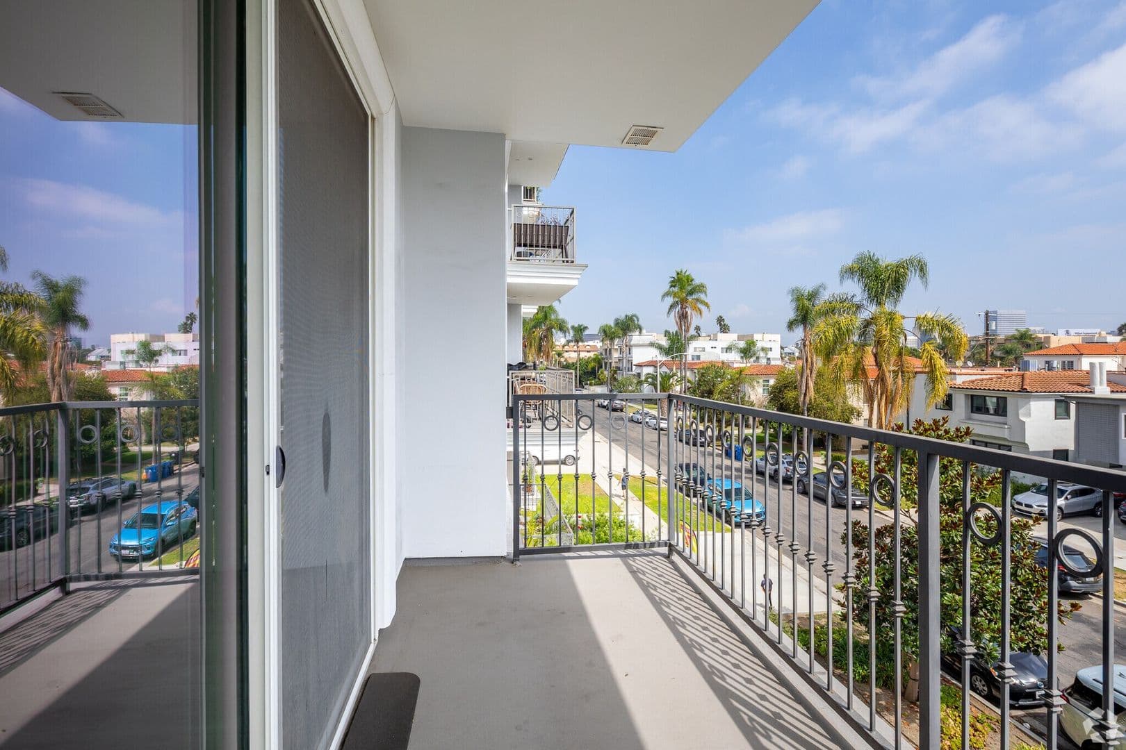 Los Angeles Apartment: 1237 S. Holt Ave